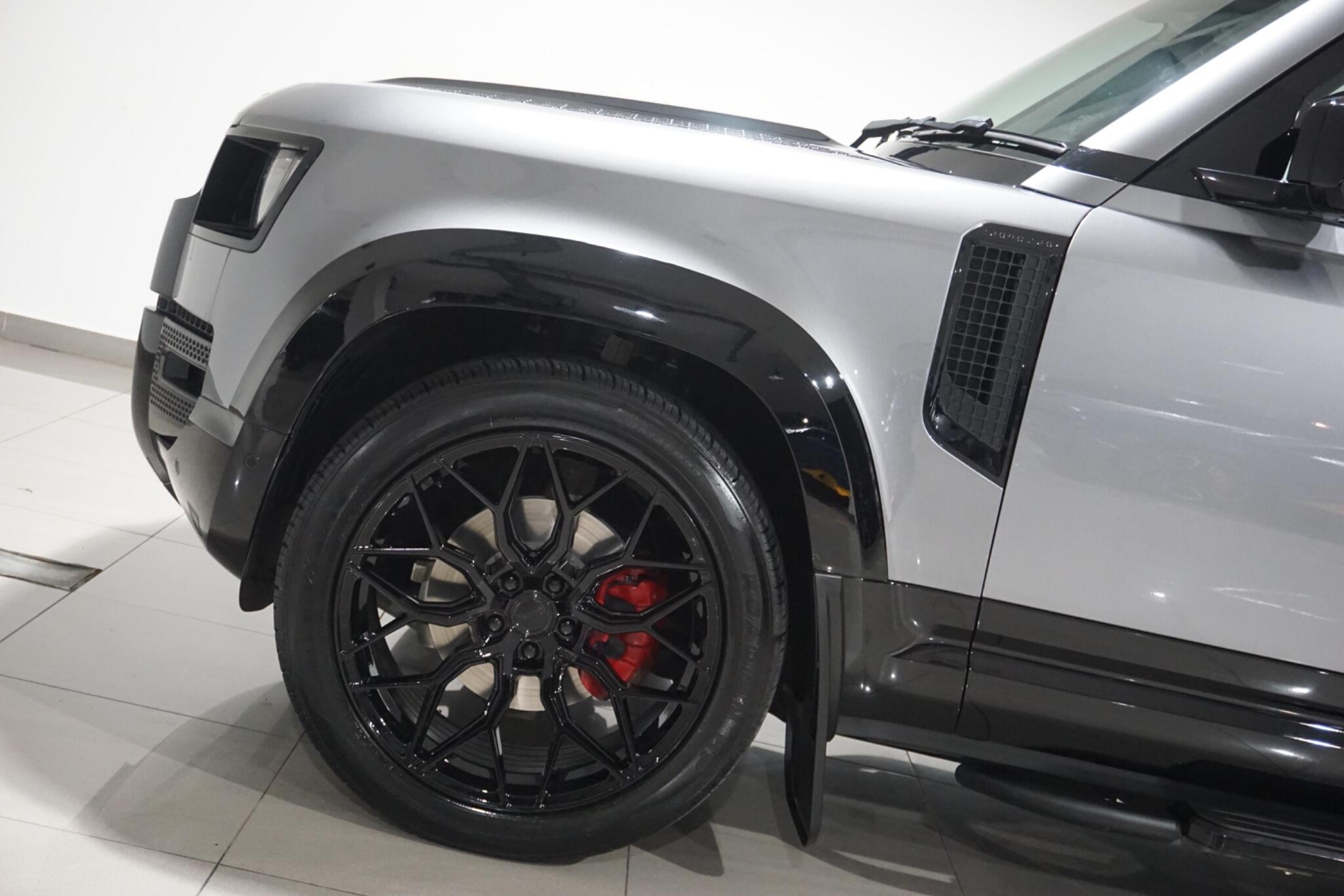 Land Rover Defender 110 3.0 D200 MHEV SE SUV 5dr Diesel Auto 4WD Euro 6 (s/s) (200 ps)